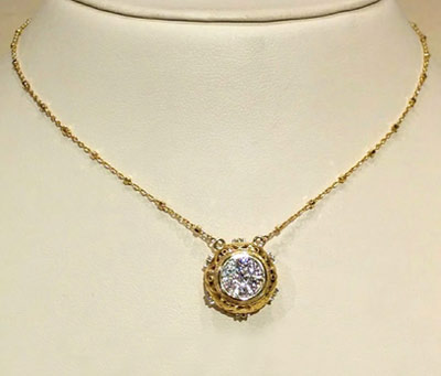 14k Yellow Gold Necklace with 7 Diamonds