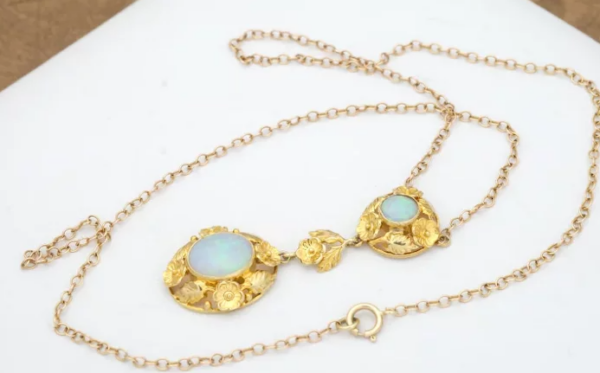 Art Nouveau opal necklace