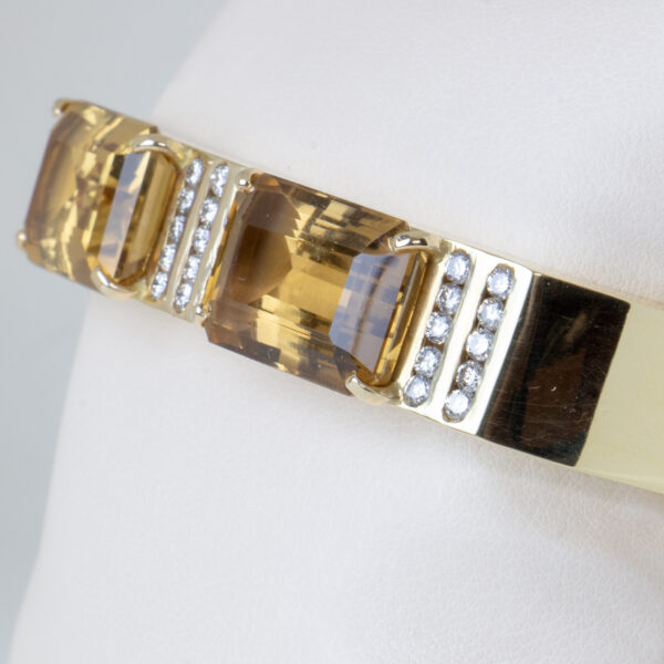 Gold Bracelet with diamonds